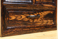 丁寧に造られた美しい慳貪(けんどん)戸づくりの極上黒柿杢目の小箪笥 BB2100