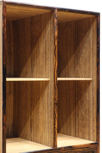 丁寧に造られた美しい慳貪(けんどん)戸づくりの極上黒柿杢目の小箪笥 BB2100