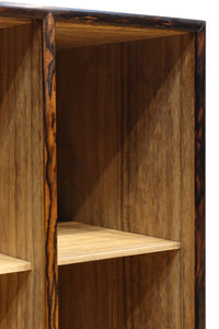 丁寧に造られた美しい慳貪(けんどん)戸づくりの極上黒柿杢目の小箪笥 BB2100