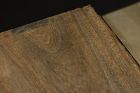 丁寧に造られた美しい慳貪(けんどん)戸づくりの極上黒柿杢目の小箪笥 BB2100