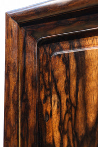 丁寧に造られた美しい慳貪(けんどん)戸づくりの極上黒柿杢目の小箪笥 BB2100