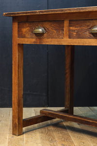 レトロ感溢れる使い込まれたデスク BB2175