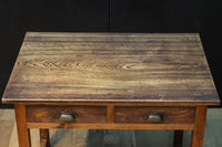 レトロ感溢れる使い込まれたデスク BB2175