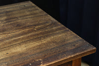 レトロ感溢れる使い込まれたデスク BB2175