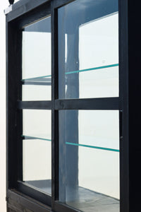 稀少ブラックカラー‼ディスプレイが映えるデザイン性の高いガラスケース BB2218