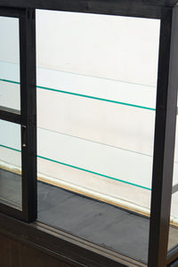 稀少ブラックカラー‼ディスプレイが映えるデザイン性の高いガラスケース BB2218