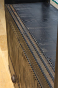 稀少ブラックカラー‼ディスプレイが映えるデザイン性の高いガラスケース BB2218