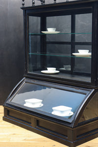 稀少ブラックカラー‼ディスプレイが映えるデザイン性の高いガラスケース BB2218