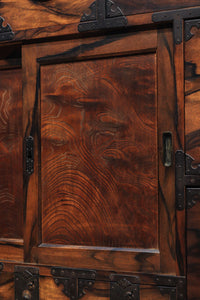 珍品!!無垢材の黒柿杢目が流れる堂々とした越後収納箪笥 BB2226