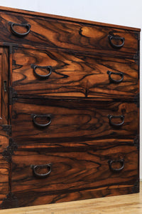 珍品!!無垢材の黒柿杢目が流れる堂々とした越後収納箪笥 BB2226