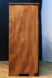 珍品!!無垢材の黒柿杢目が流れる堂々とした越後収納箪笥 BB2226