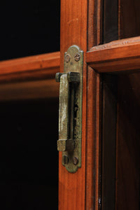 温かみある色艶でレトロ感のあるガラスケース BB2249