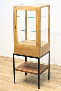 ディスプレイに最適なアイアンフレーム付き五面ガラスケース BB2262