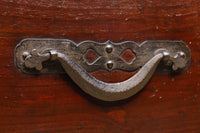 鋲で打ち付けられた金具が味わい深い最上衣裳箪笥 BB2264