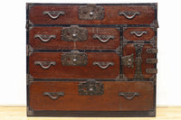 鋲で打ち付けられた金具が味わい深い最上衣裳箪笥 BB2264