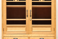 デザイン性の高い観音扉のレトロガラスケース BB2293