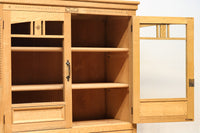 デザイン性の高い観音扉のレトロガラスケース BB2293