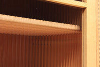 デザイン性の高い観音扉のレトロガラスケース BB2293