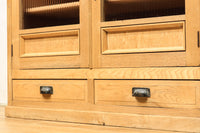 デザイン性の高い観音扉のレトロガラスケース BB2293