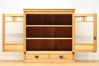 デザイン性の高い観音扉のレトロガラスケース BB2293