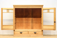 デザイン性の高い観音扉のレトロガラスケース BB2293