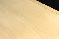 デザイン性の高い観音扉のレトロガラスケース BB2293