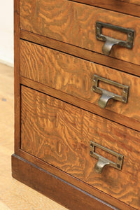 華やかな杢目模様と持ち手金具が素敵な小箪笥 BB2334