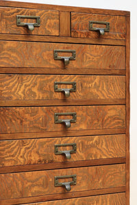 華やかな杢目模様と持ち手金具が素敵な小箪笥 BB2334