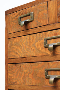 華やかな杢目模様と持ち手金具が素敵な小箪笥 BB2334