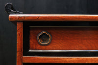 上品な造りと色艶で空間が華やぐ飾り棚 BB2409