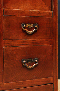 上品な造りと色艶で空間が華やぐ飾り棚 BB2409