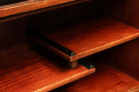 上品な造りと色艶で空間が華やぐ飾り棚 BB2409