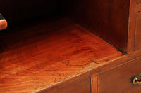 上品な造りと色艶で空間が華やぐ飾り棚 BB2409