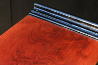 上品な造りと色艶で空間が華やぐ飾り棚 BB2409