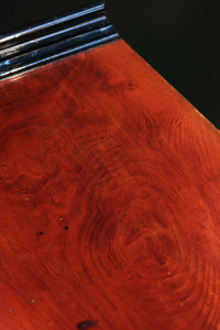 上品な造りと色艶で空間が華やぐ飾り棚 BB2409