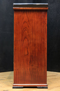 上品な造りと色艶で空間が華やぐ飾り棚 BB2409