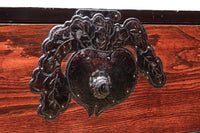 稀少!! 見栄えのする蕪の装飾金具で趣き深い庄内衣裳箪笥 BB2561