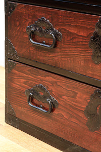 稀少!! 見栄えのする蕪の装飾金具で趣き深い庄内衣裳箪笥 BB2561