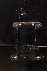 稀少!! 見栄えのする蕪の装飾金具で趣き深い庄内衣裳箪笥 BB2561