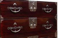 上品な漆を縁起の良い絵柄が雅に飾る二本松衣裳箪笥 BB2681