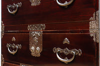 上品な漆を縁起の良い絵柄が雅に飾る二本松衣裳箪笥 BB2681