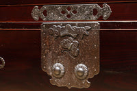 上品な漆を縁起の良い絵柄が雅に飾る二本松衣裳箪笥 BB2681