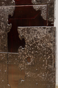 上品な漆を縁起の良い絵柄が雅に飾る二本松衣裳箪笥 BB2681