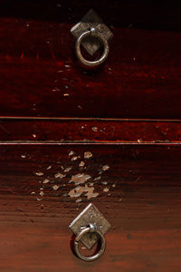 上品な漆を縁起の良い絵柄が雅に飾る二本松衣裳箪笥 BB2681