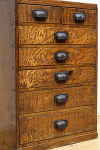 金具の風合いが時代感を漂わせる小箪笥 BB2705