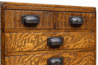 金具の風合いが時代感を漂わせる小箪笥 BB2705