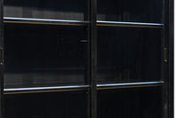 空間が引き締まる黒い色彩のレトロガラスケース BB2709