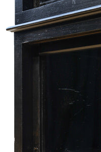 空間が引き締まる黒い色彩のレトロガラスケース BB2709