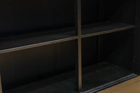 空間が引き締まる黒い色彩のレトロガラスケース BB2709