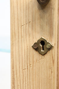 脚高のシルエットで可愛らしい木地色の温かみあるケビント BB2719